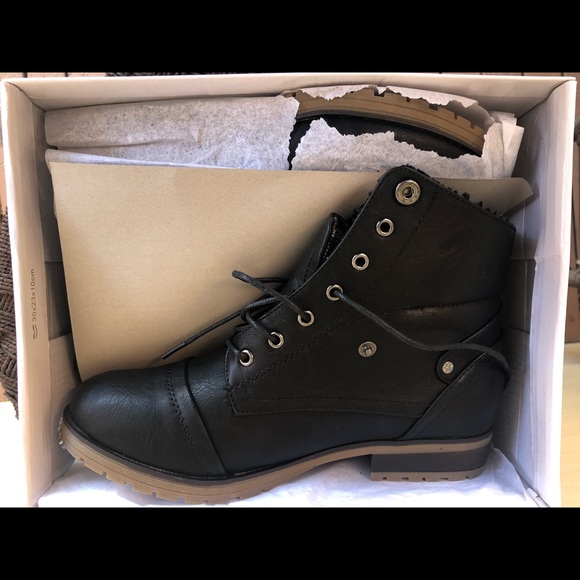 BRAND NEW IN BOX sz 9 boots - Picture 5 of 6